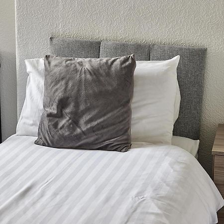 Pleasure Holiday Apartments Blackpool Room photo